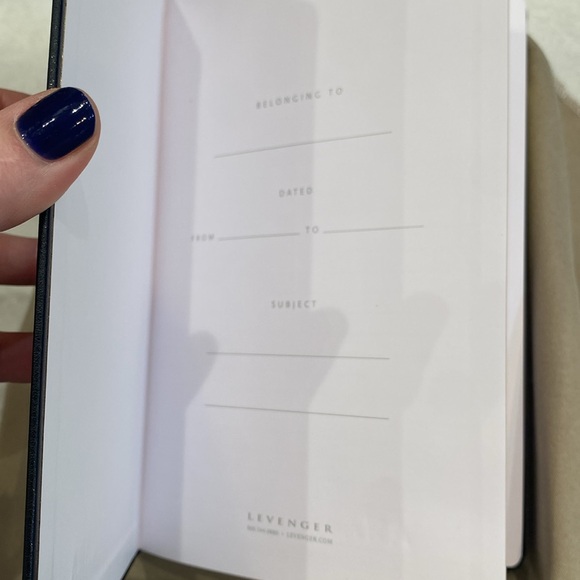 LEVENGER personalized “Sara” Luxe notebook - Black Small - Picture 7 of 10